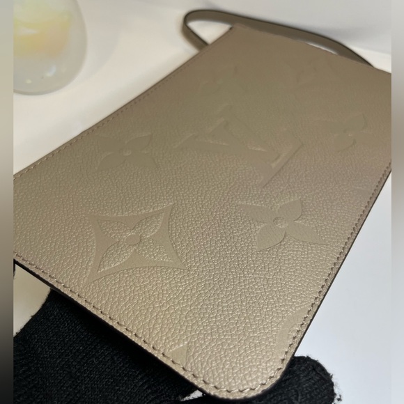 🎀 Louis Vuitton Turtle Dove Monogram Giant Empreinte Leather Neverfull Pochette - Picture 6 of 15